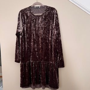 Elvi velvet long sleeve mini dress with ruffles. Size 16